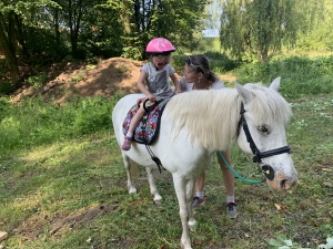 Den na koních 5.6.2019. Moc děkujeme paní Touškové a panu Touškovi za krásné dopoledne.