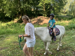 Den na koních 5.6.2019. Moc děkujeme paní Touškové a panu Touškovi za krásné dopoledne.