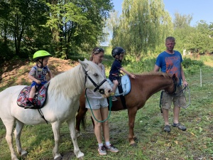 Den na koních 5.6.2019. Moc děkujeme paní Touškové a panu Touškovi za krásné dopoledne.